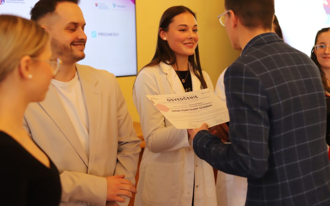 Odhodlaní meniť svet: Študentské tímy sa predviedli na konferencii Show your talent ACADEMY